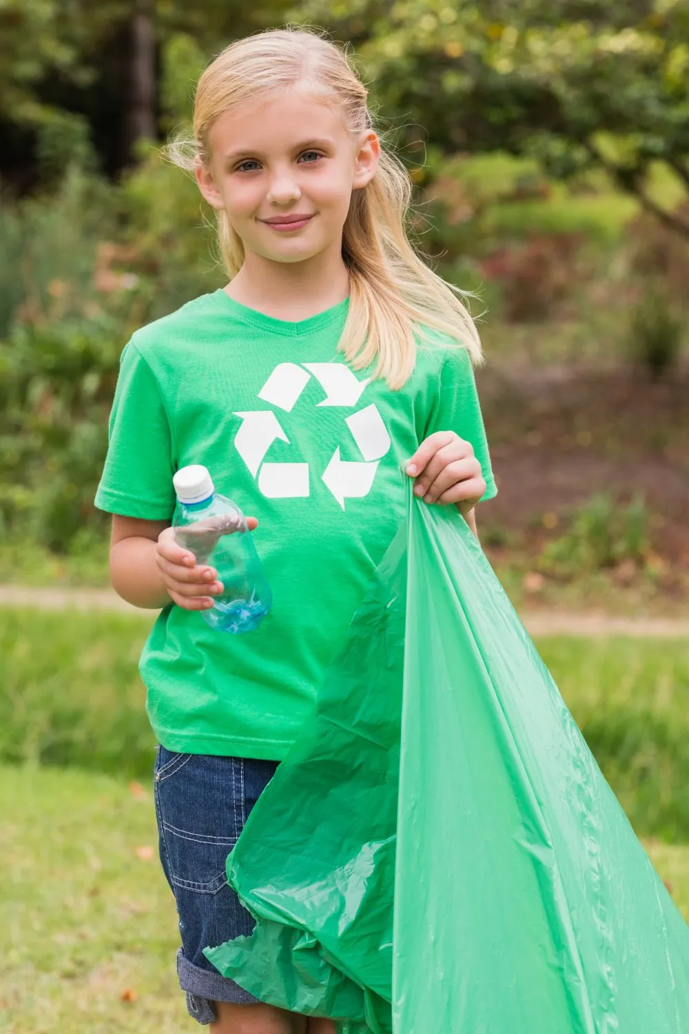 happy-little-girl-collecting-rubbish (1) (1)